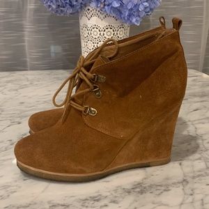Steve Madden Tan Wedge Lace Up Suede Boot Size 9